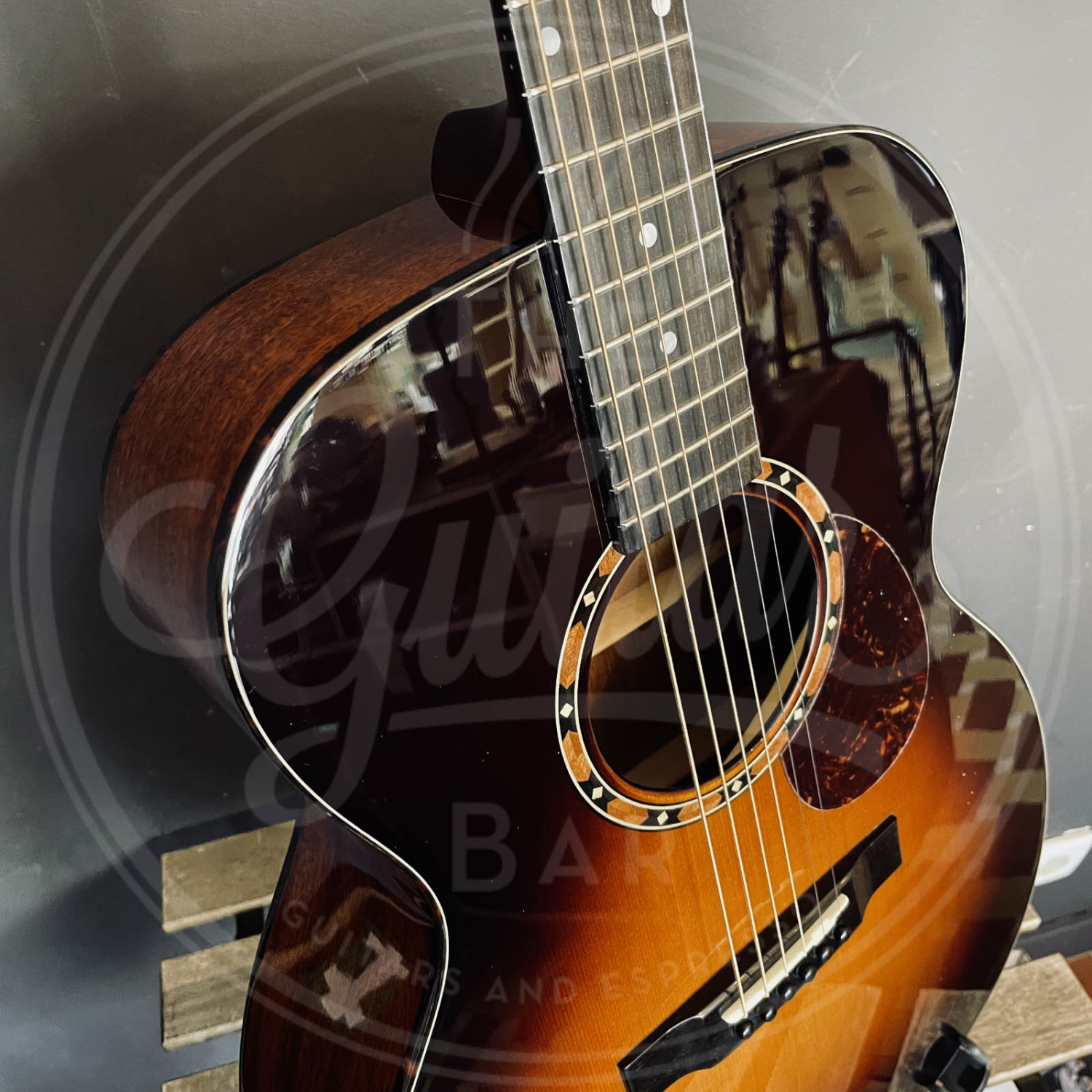 Eastman E2OM DLX Sunburst