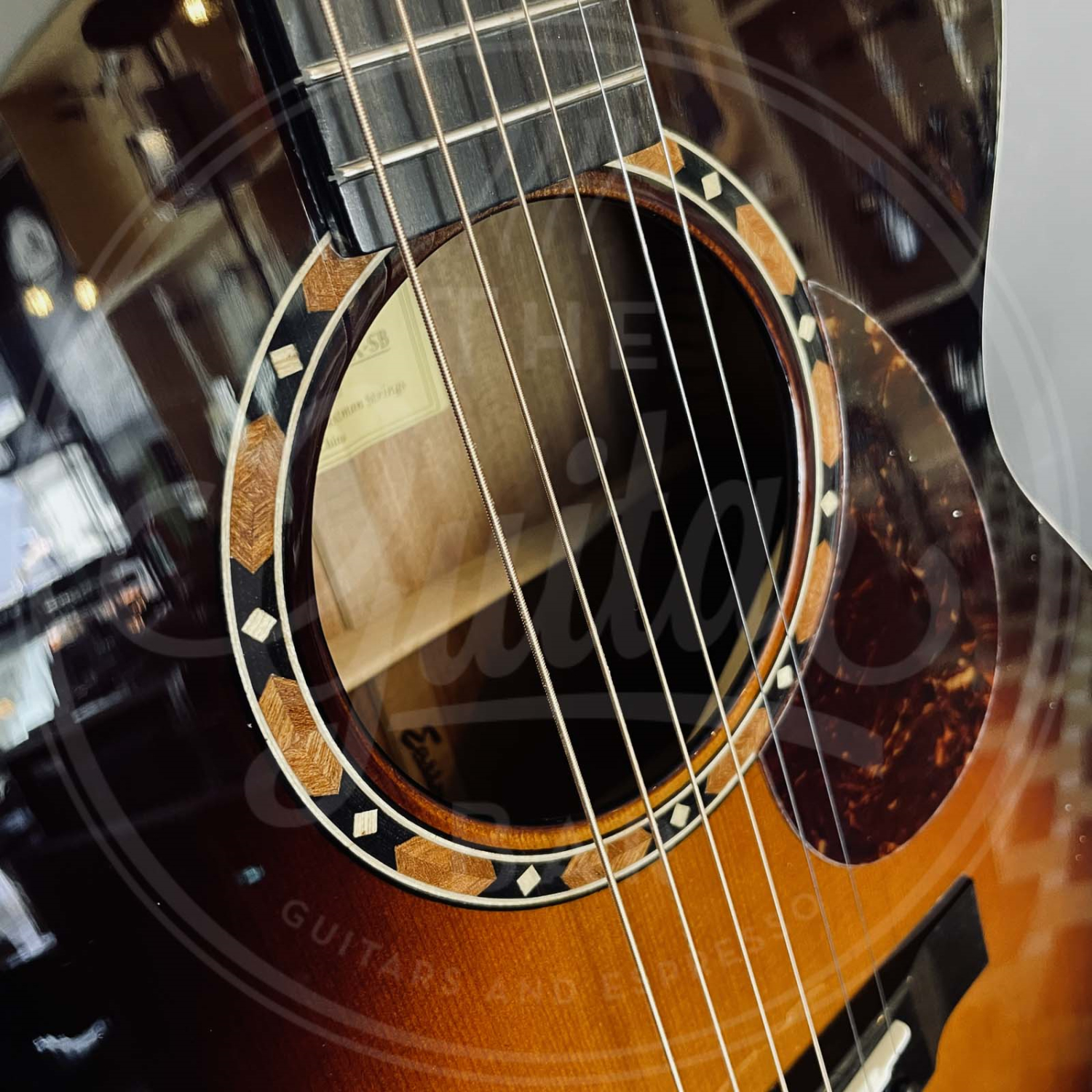 Eastman E2OM DLX Sunburst