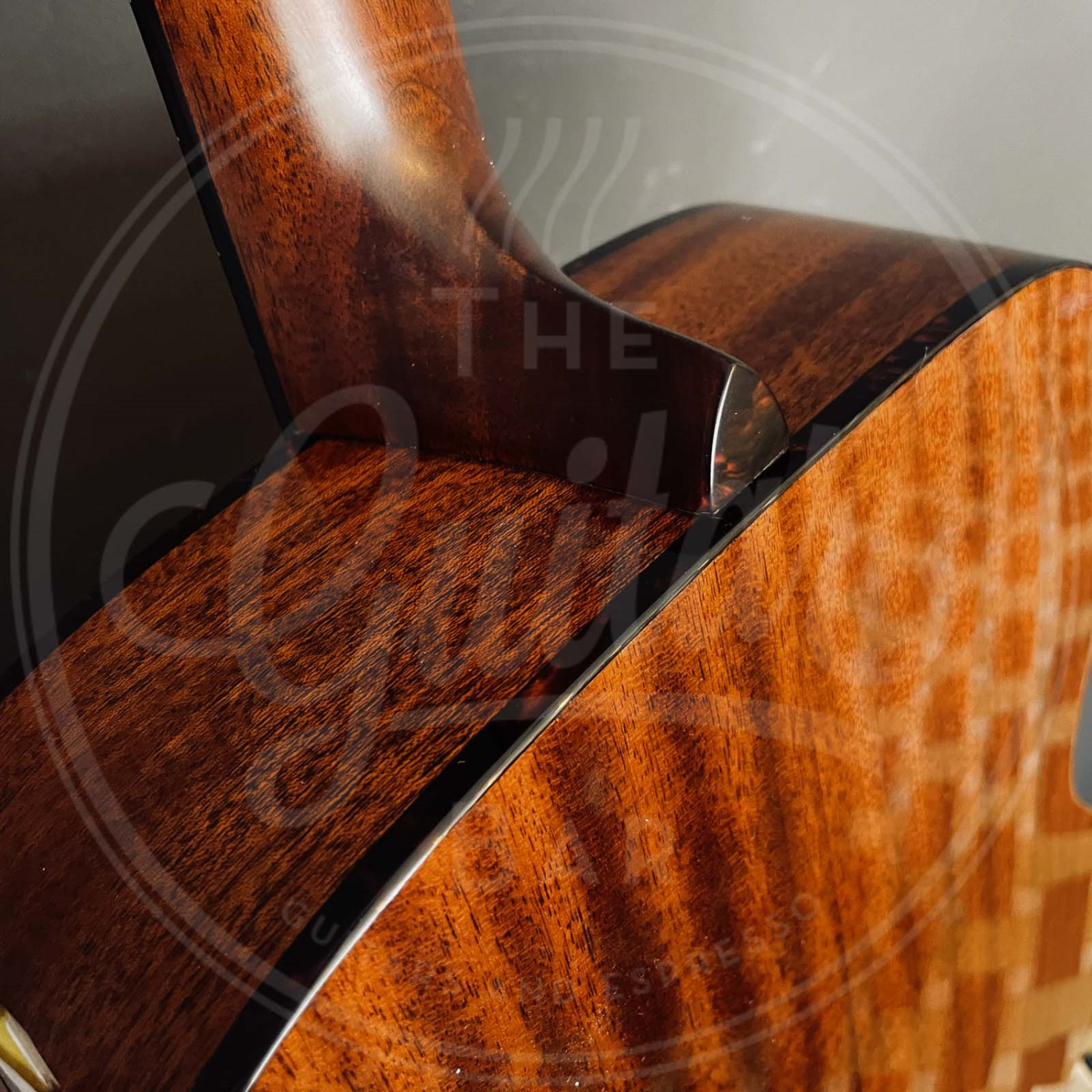 Eastman E2OM DLX Sunburst