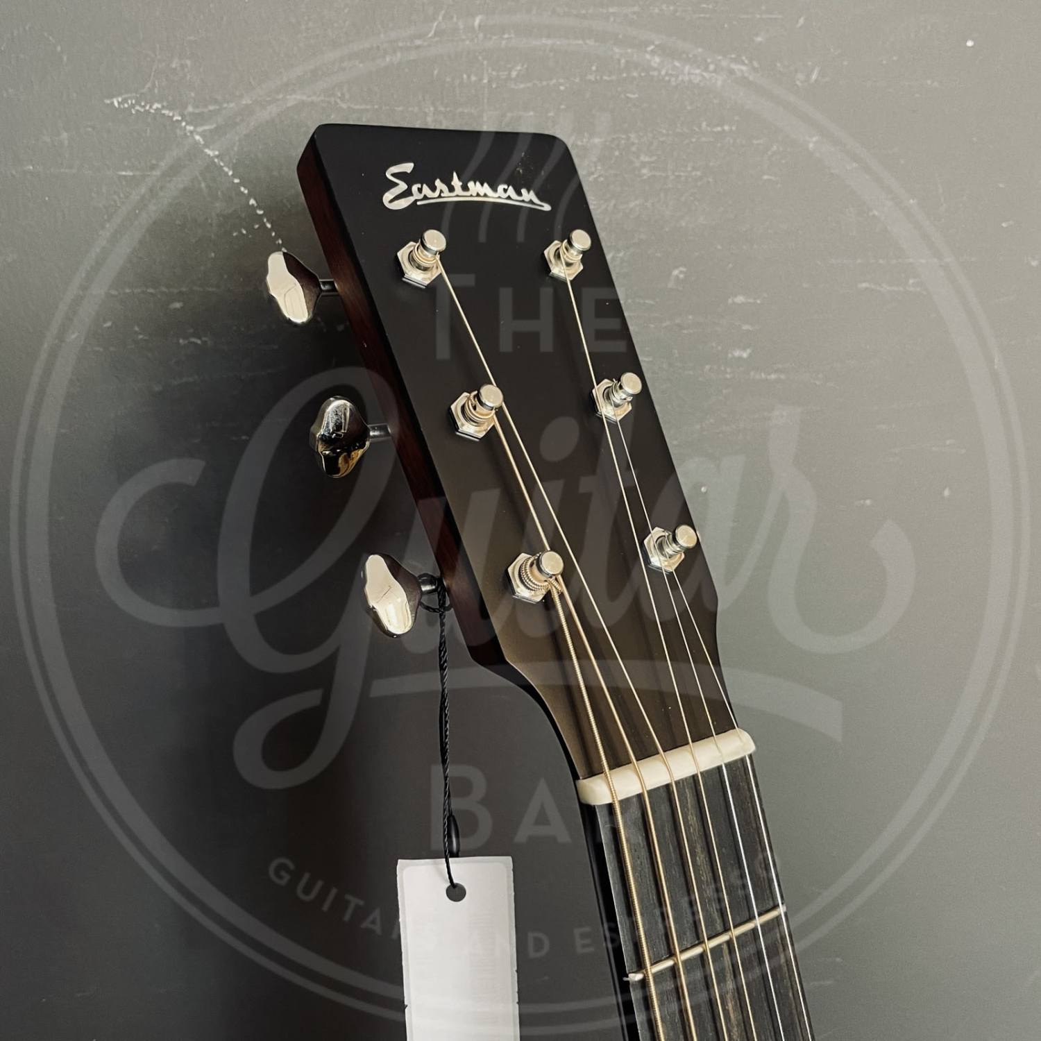 Eastman E2OM DLX Sunburst