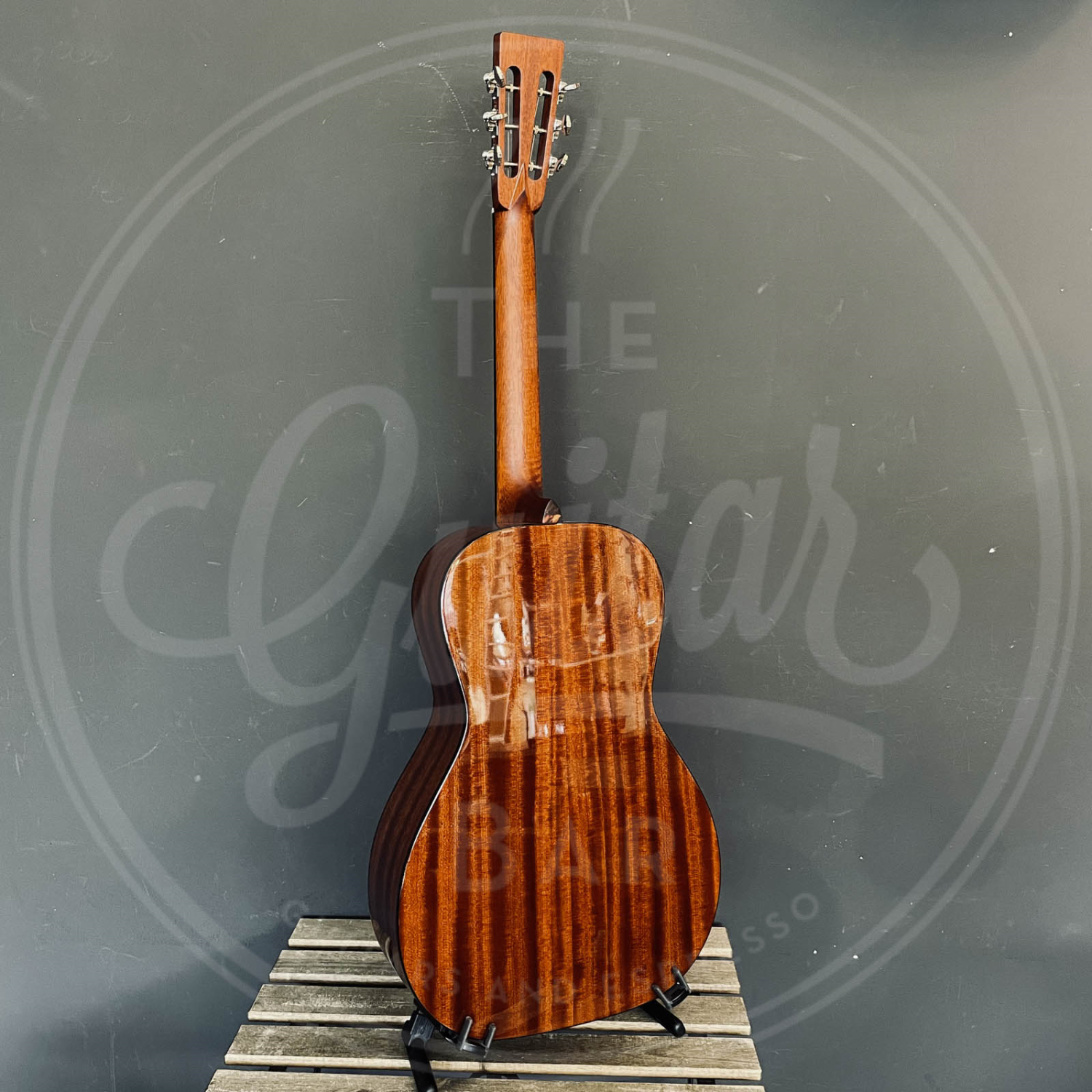 Eastman Parlor, Sitka Spruce/Sapele, Gloss, Fishman