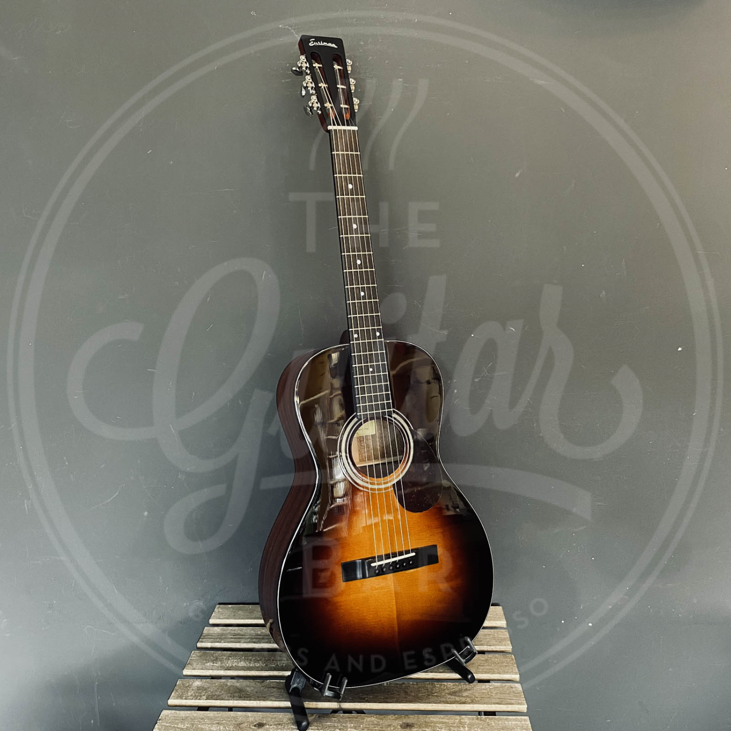 Eastman Parlor, Sitka Spruce/Sapele, Gloss, Fishman