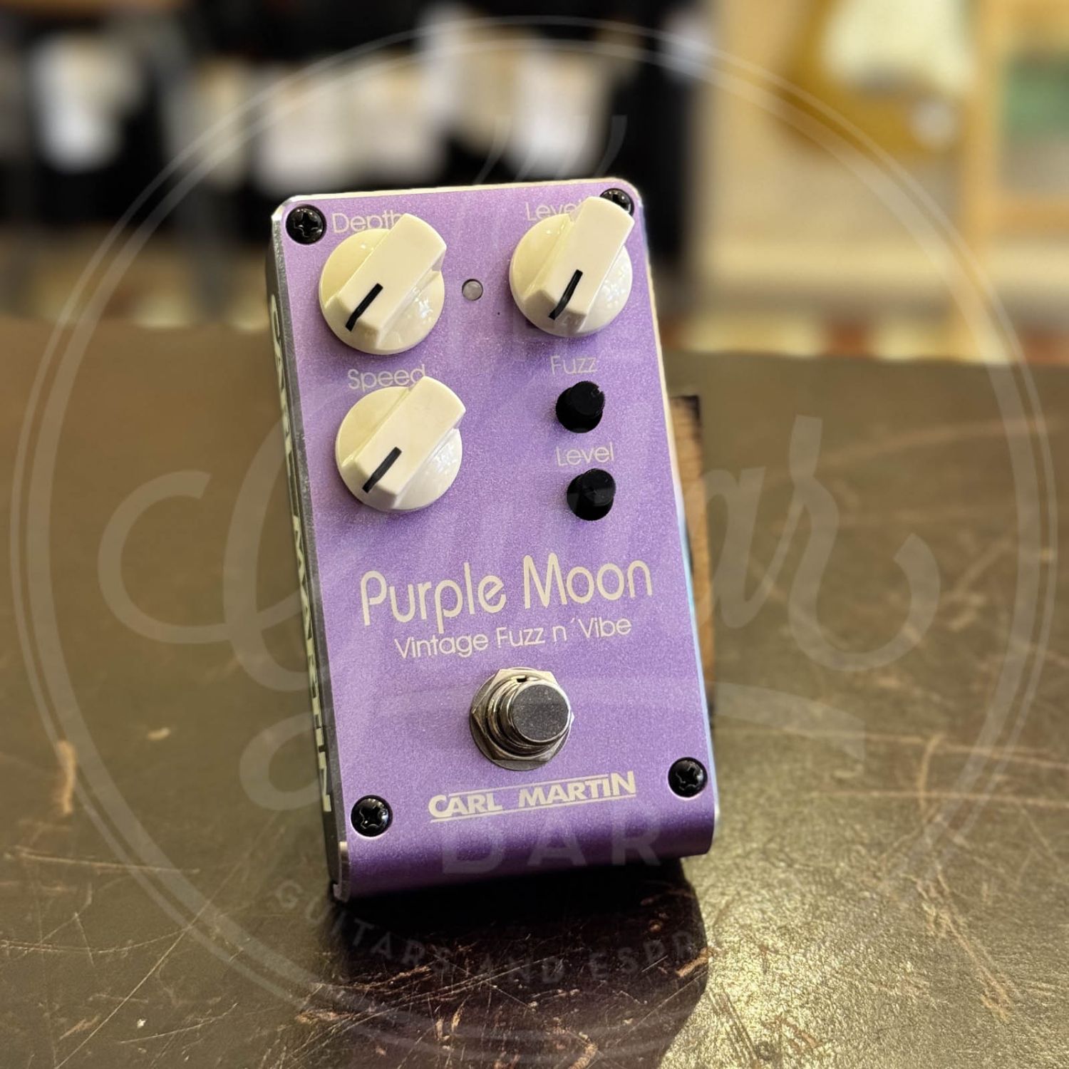 Carl Martin Dual Speed Vintage Fuzz n' Vibe Pedal,DC powered