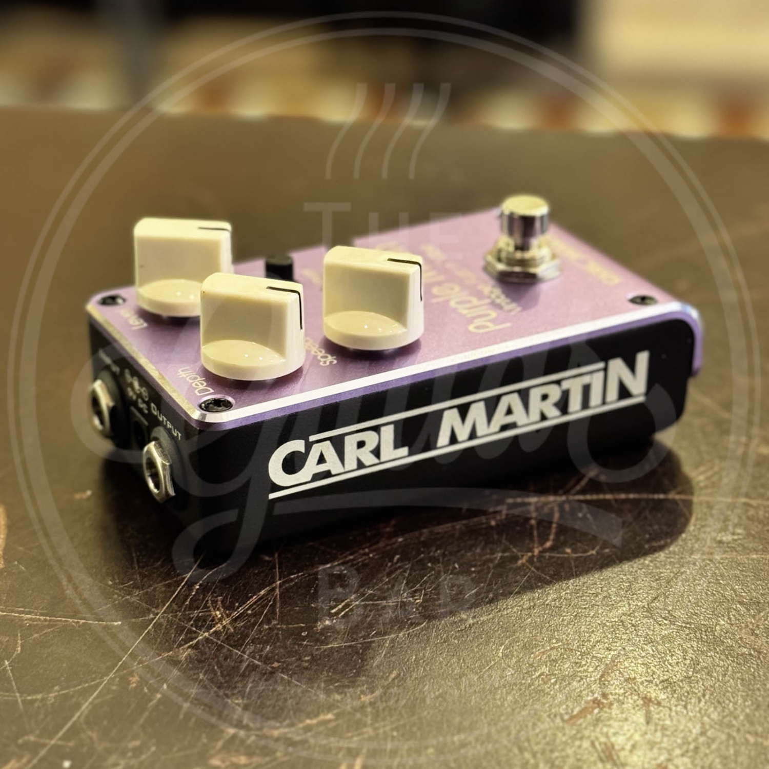 Carl Martin Dual Speed Vintage Fuzz n' Vibe Pedal,DC powered