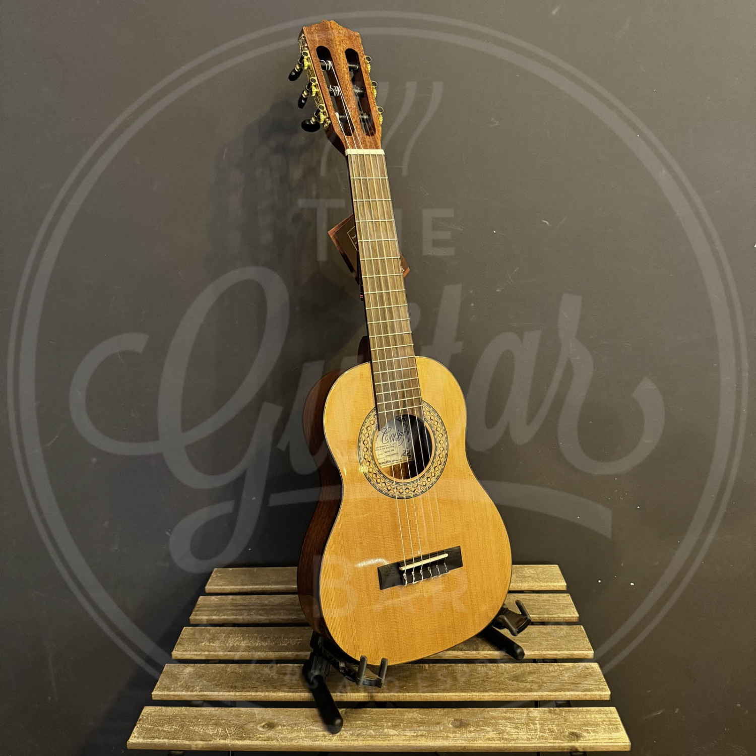 Salvador Cortez Iberia Series classic guitar solid Canadian cedar top + sapele, glossy finish - PARVULO 470mm scale